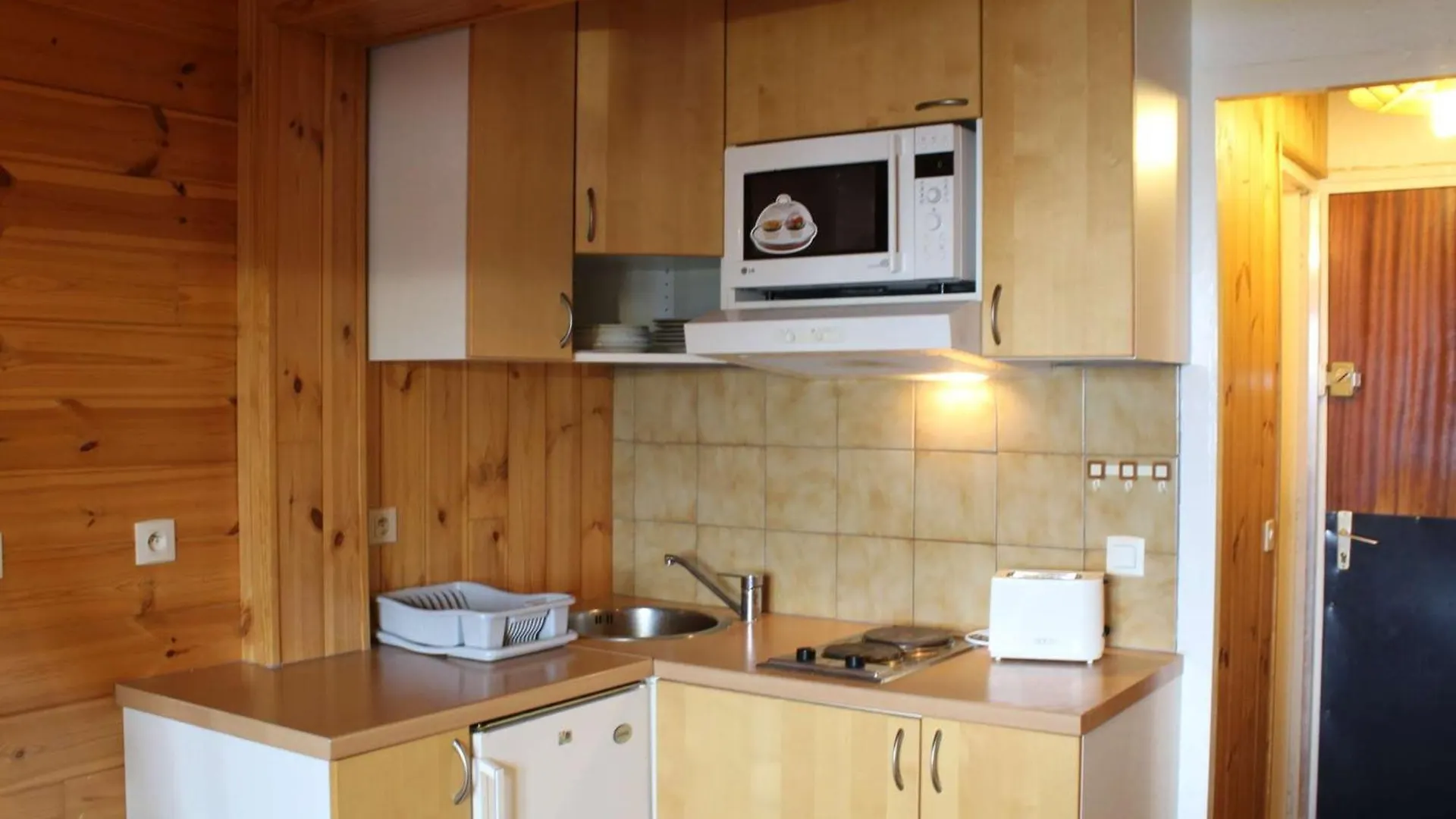 Апартаменты Studio Cosy En Front De Neige A Risoul 1850, Acces Direct Aux Pistes Et Commodites, 2 Couchages - Fr-1-330-493